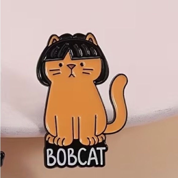 Bobcat enamel lapel pin - Picture 2 of 4